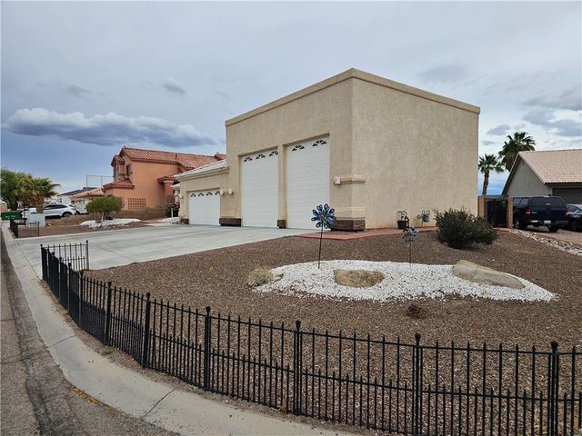 2084 E Crystal Drive, Fort Mohave, AZ 86426