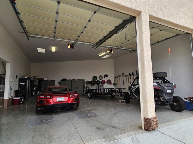 2084 E Crystal Drive, Fort Mohave, AZ 86426