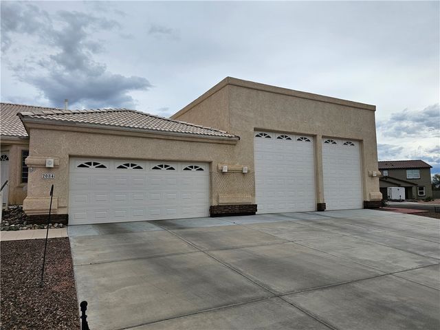 2084 E Crystal Drive, Fort Mohave, AZ 86426
