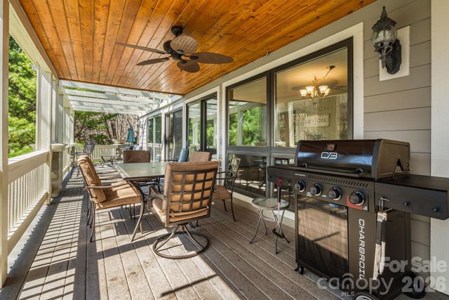 326 El Miner Drive, Mars Hill, NC 28754