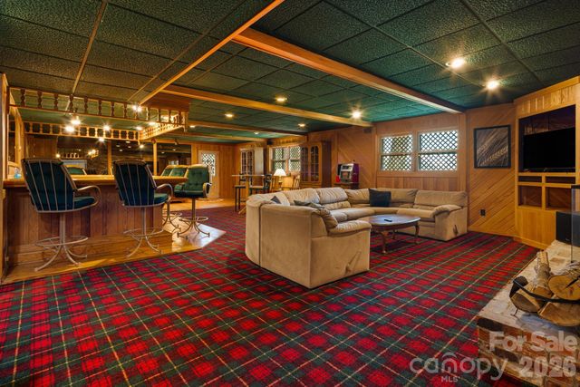 326 El Miner Drive, Mars Hill, NC 28754