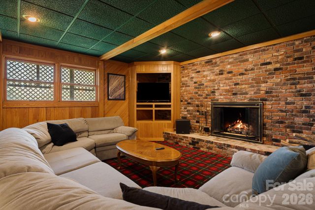 326 El Miner Drive, Mars Hill, NC 28754