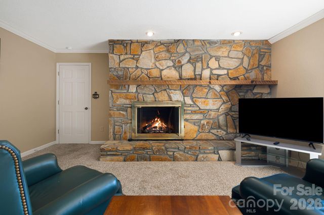 326 El Miner Drive, Mars Hill, NC 28754