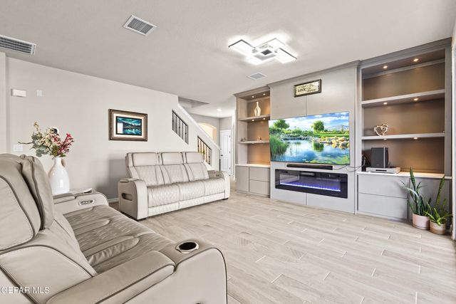 7317 GLACIER Drive, El Paso, TX 79911