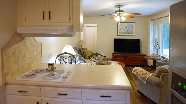100 Canary Dr, Dickson, TN 37055