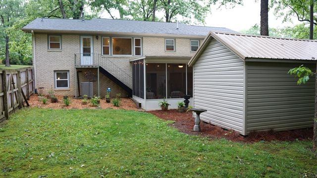 100 Canary Dr, Dickson, TN 37055