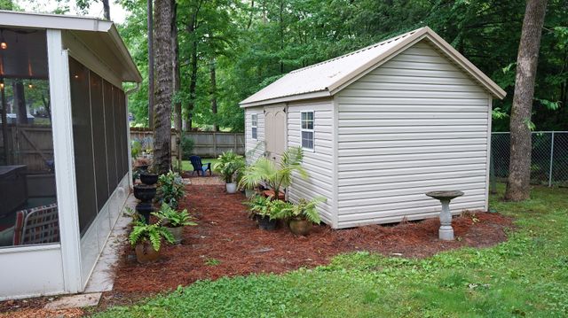 100 Canary Dr, Dickson, TN 37055