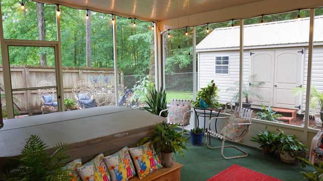 100 Canary Dr, Dickson, TN 37055