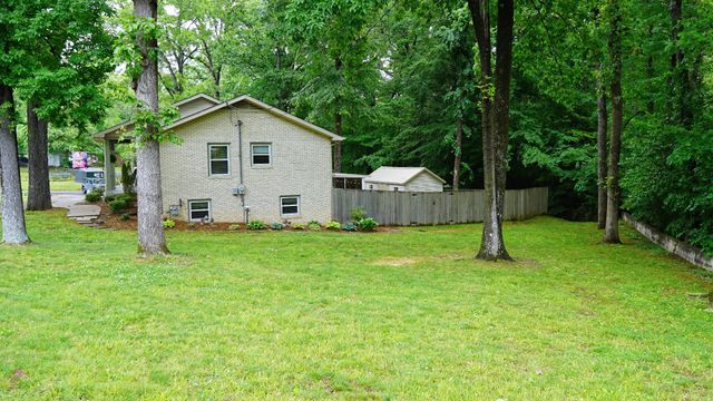 100 Canary Dr, Dickson, TN 37055