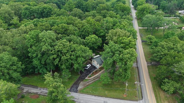 100 Canary Dr, Dickson, TN 37055