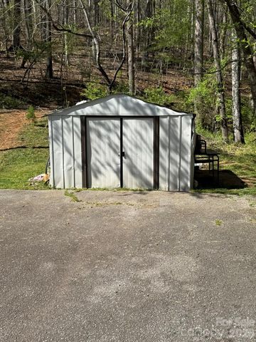 880 N Main Street, Marion, NC 28752