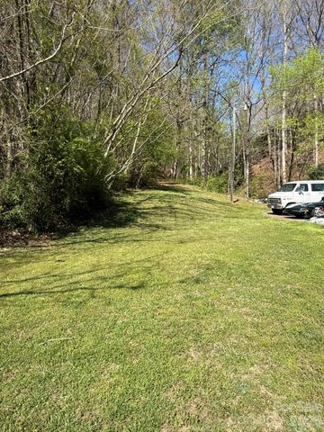 880 N Main Street, Marion, NC 28752