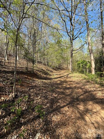 880 N Main Street, Marion, NC 28752