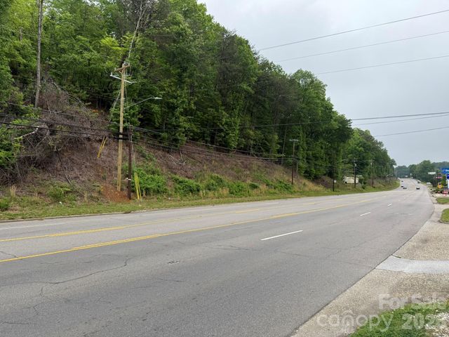 880 N Main Street, Marion, NC 28752