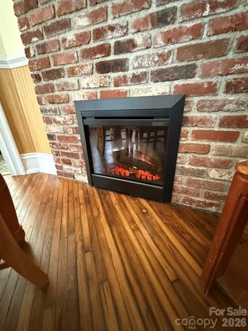 880 N Main Street, Marion, NC 28752