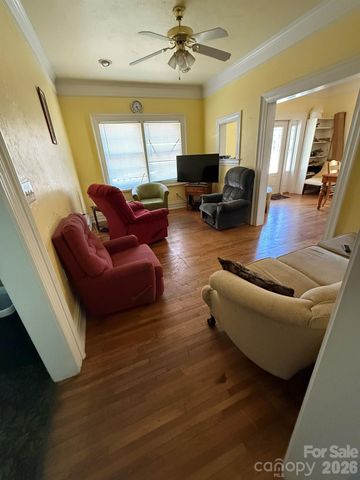 880 N Main Street, Marion, NC 28752