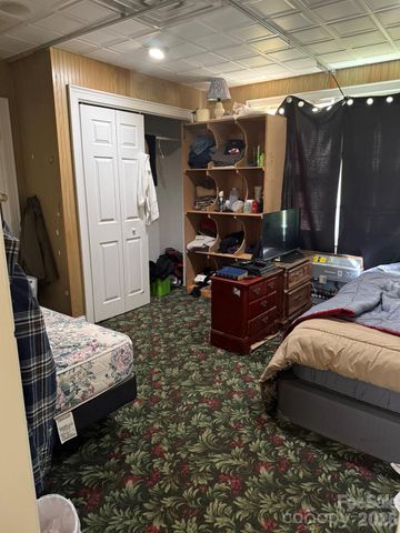 880 N Main Street, Marion, NC 28752