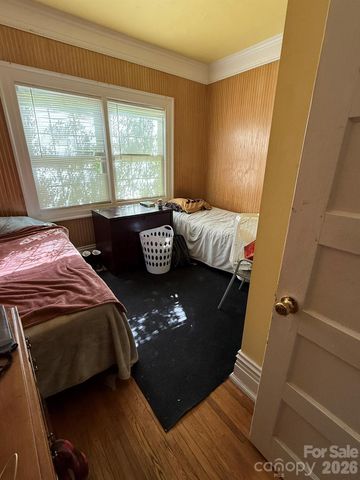 880 N Main Street, Marion, NC 28752