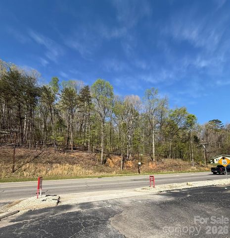 880 N Main Street, Marion, NC 28752
