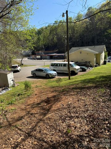 880 N Main Street, Marion, NC 28752