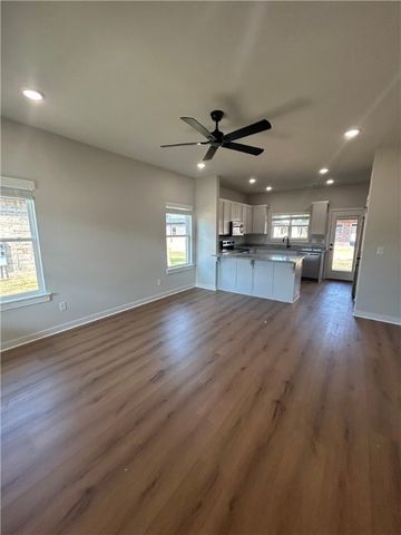 623 Cosmos Street, Centerton, AR 72719