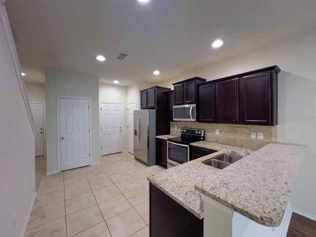 4812 WHITE SANDERLING COURT, Tampa, FL 33619