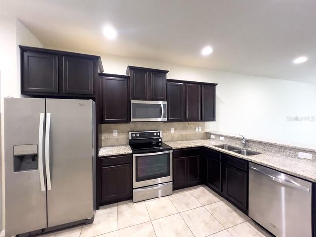 4812 WHITE SANDERLING COURT, Tampa, FL 33619