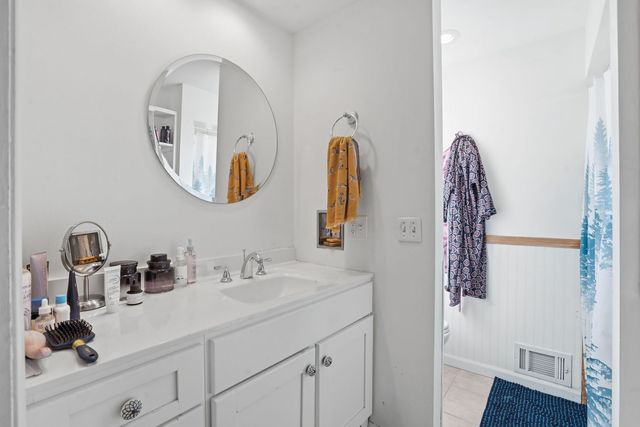 1228 Dover Court, Davenport, IA 52803