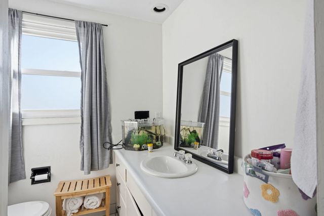 1228 Dover Court, Davenport, IA 52803