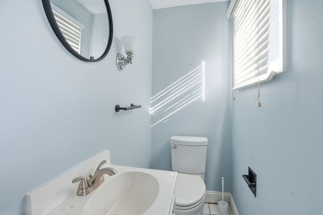 1228 Dover Court, Davenport, IA 52803