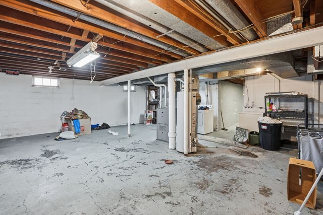 1228 Dover Court, Davenport, IA 52803