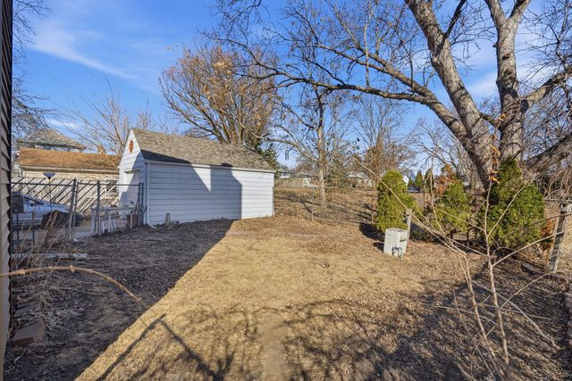 1228 Dover Court, Davenport, IA 52803