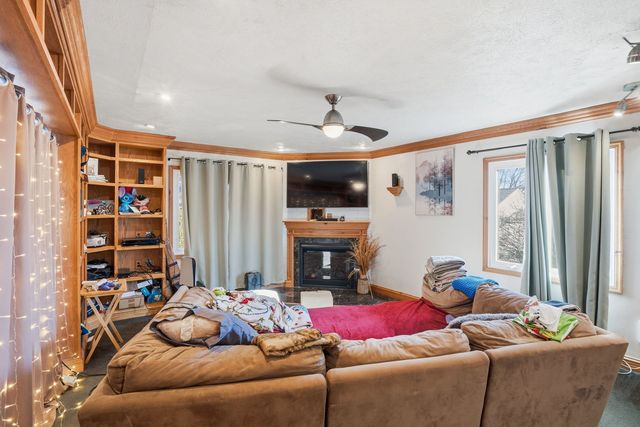 1228 Dover Court, Davenport, IA 52803