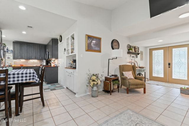 1214 Lancelot Lane, Ocean Springs, MS 39564