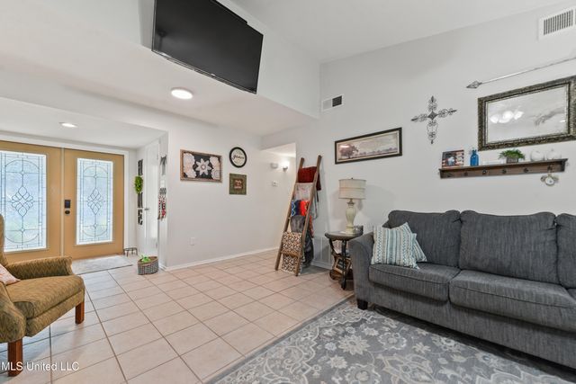 1214 Lancelot Lane, Ocean Springs, MS 39564