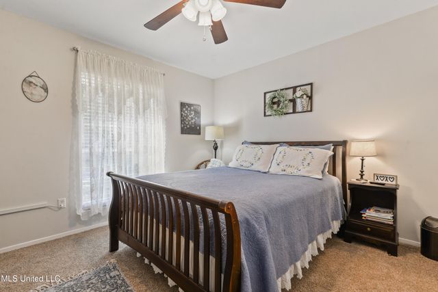 1214 Lancelot Lane, Ocean Springs, MS 39564