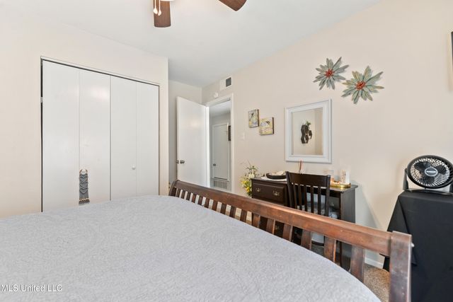 1214 Lancelot Lane, Ocean Springs, MS 39564