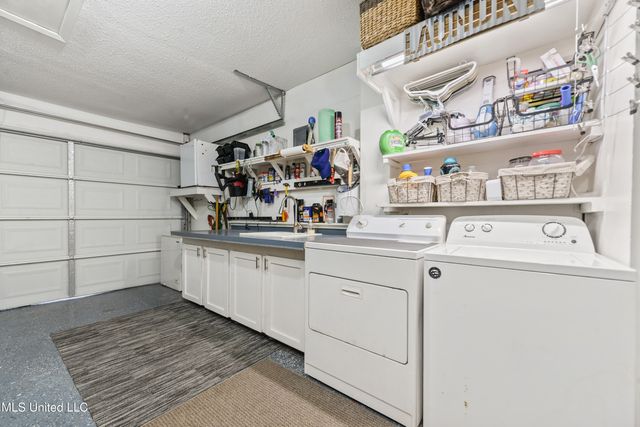 1214 Lancelot Lane, Ocean Springs, MS 39564