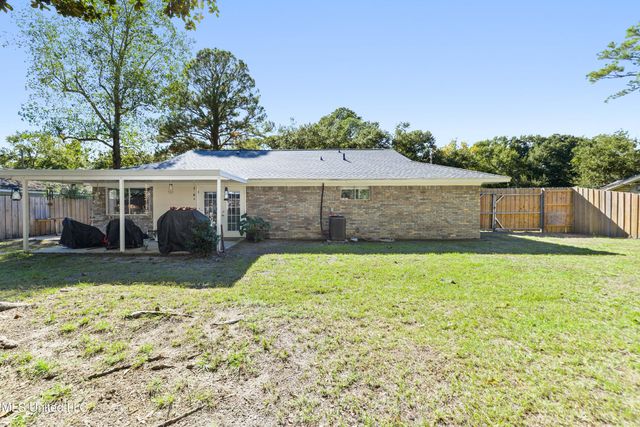 1214 Lancelot Lane, Ocean Springs, MS 39564