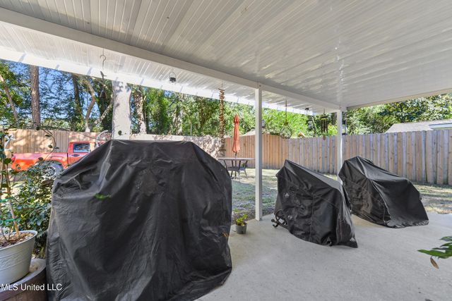 1214 Lancelot Lane, Ocean Springs, MS 39564