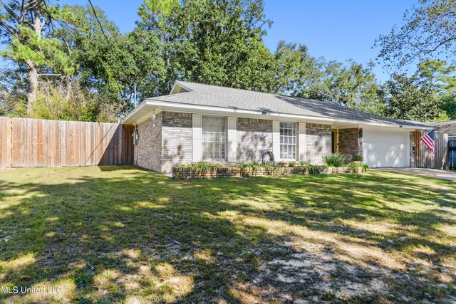1214 Lancelot Lane, Ocean Springs, MS 39564