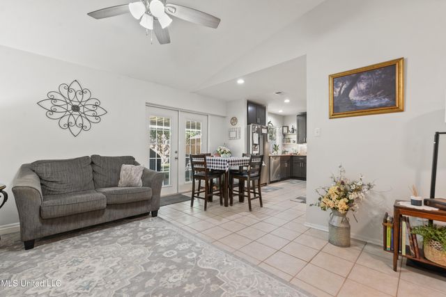 1214 Lancelot Lane, Ocean Springs, MS 39564