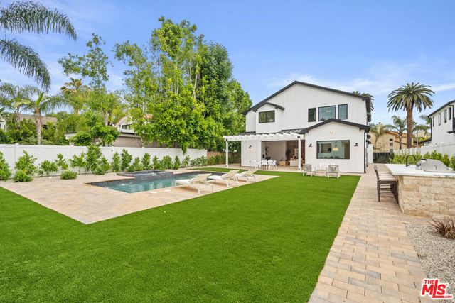 4475 Mammoth Avenue, Sherman Oaks, CA 91423