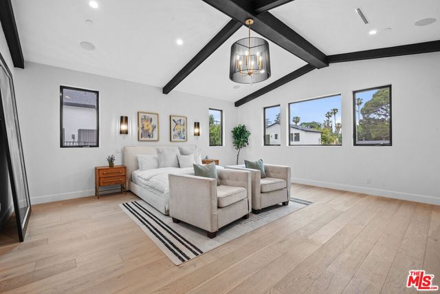 4475 Mammoth Avenue, Sherman Oaks, CA 91423