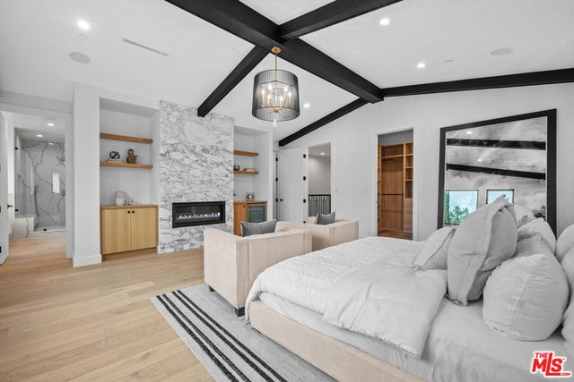 4475 Mammoth Avenue, Sherman Oaks, CA 91423