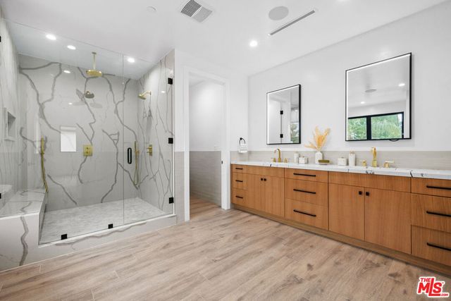 4475 Mammoth Avenue, Sherman Oaks, CA 91423