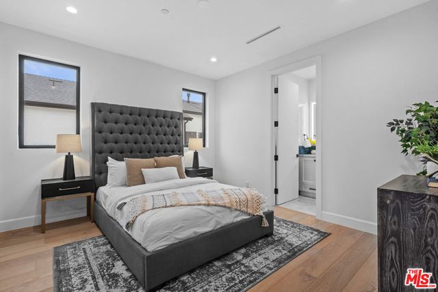 4475 Mammoth Avenue, Sherman Oaks, CA 91423