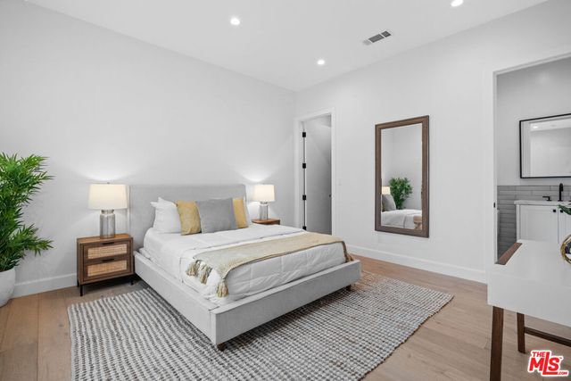 4475 Mammoth Avenue, Sherman Oaks, CA 91423