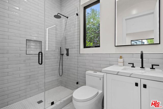 4475 Mammoth Avenue, Sherman Oaks, CA 91423
