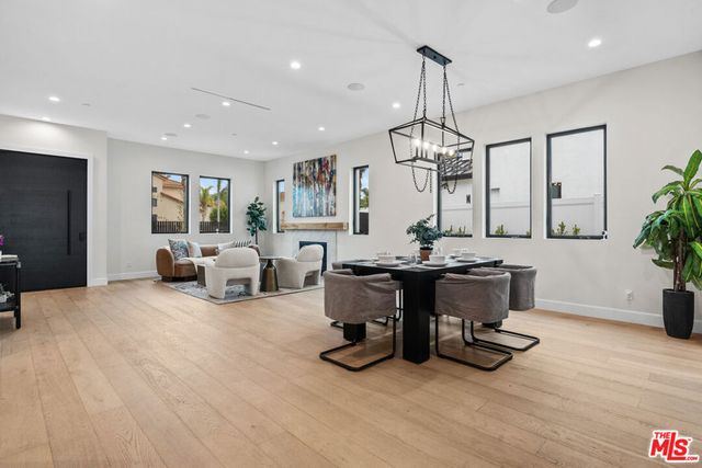 4475 Mammoth Avenue, Sherman Oaks, CA 91423